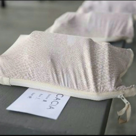 ACACIA • RARE Bikini Zip Bag in Cream Snake - Picture 14 of 14